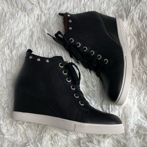 Linea Paolo new wedge sneakers🖤